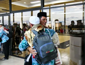 Gubernur Ansar Sambut Kepulangan Jemaah Haji Kloter 1 Kepri