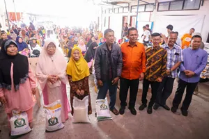 Gubernur Ansar Serahkan Bantuan CBP Tahap II Termin 3 di Kota Tanjungpinang