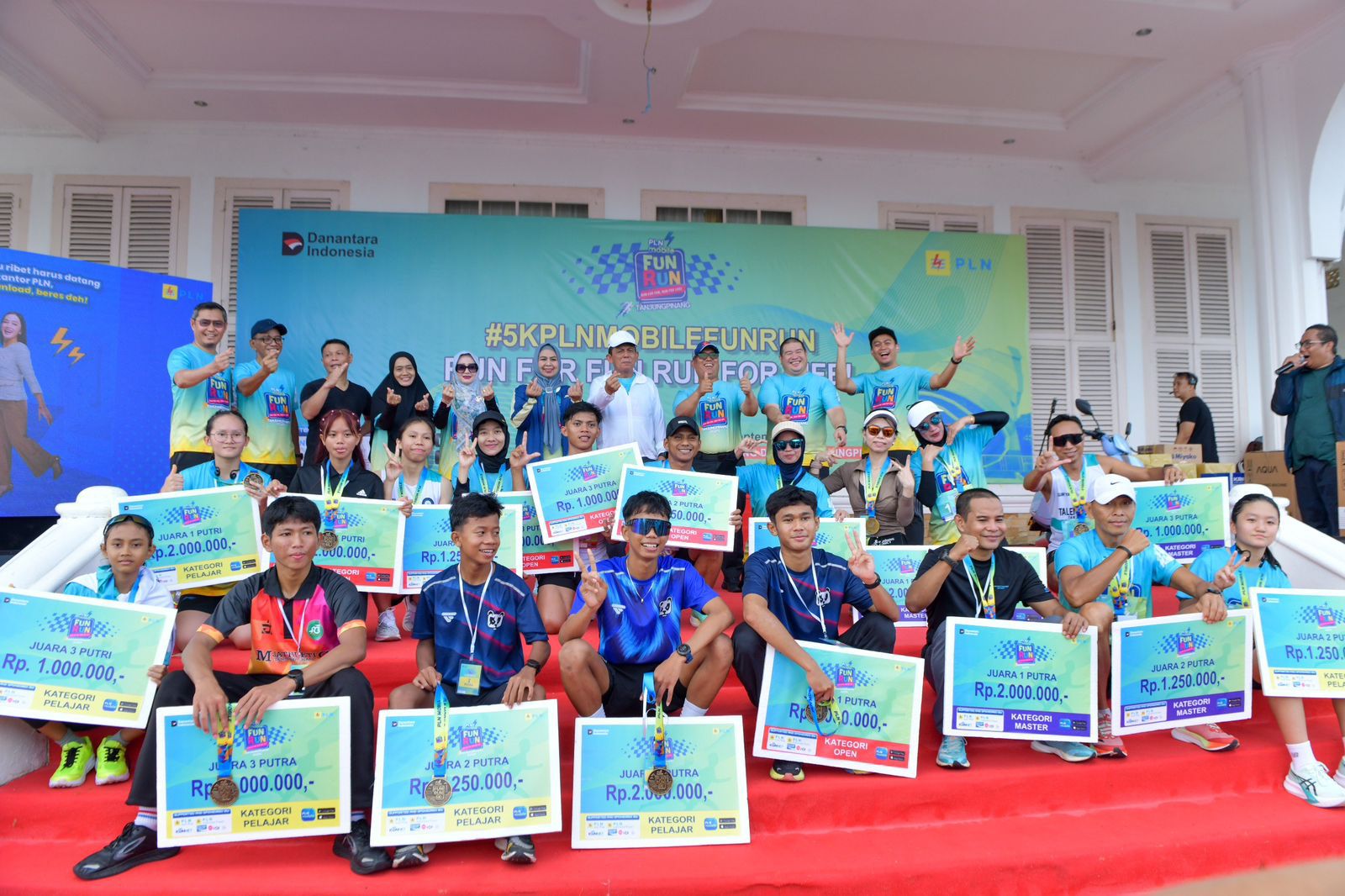 Ribuan Peserta Meriahkan PLN Mobile Fun Run 2025, Gubernur Ansar Lepas Start dari Tugu Sirih