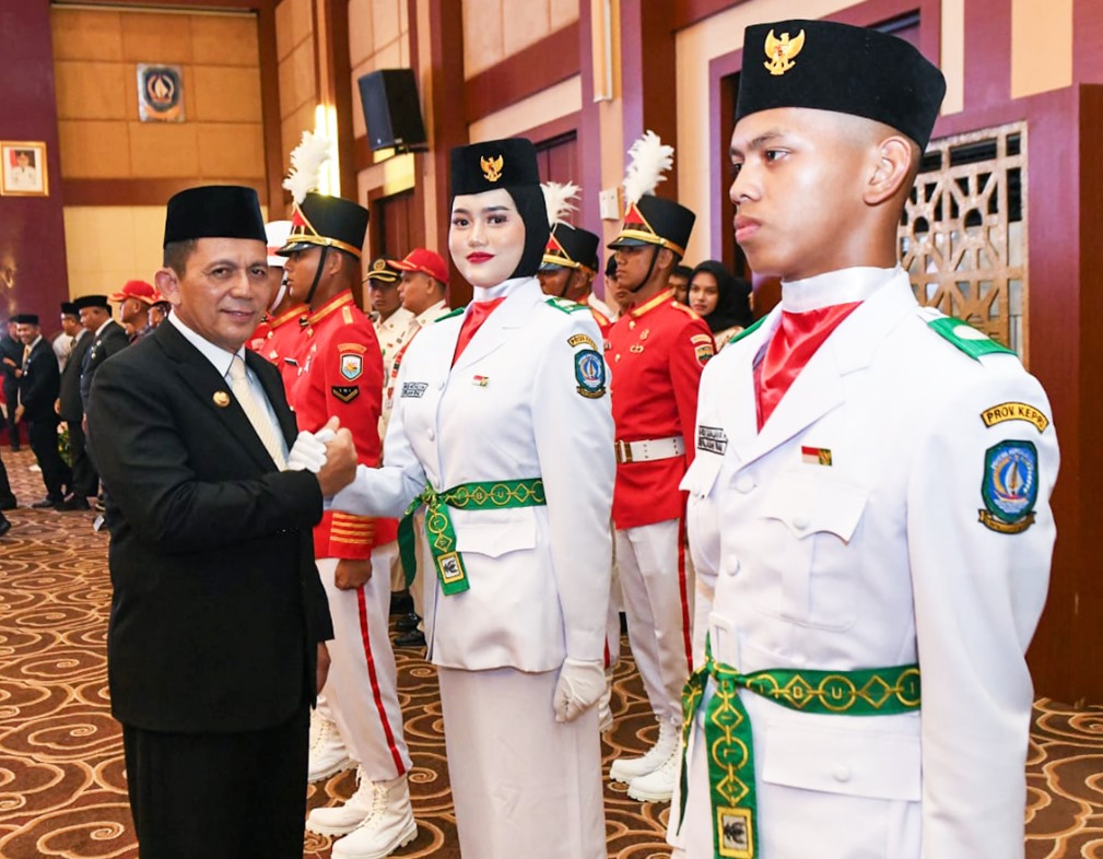 Gubernur Ansar Ahmad Kukuhkan 33 Anggota Paskibraka Tingkat Provinsi Tahun 2024
