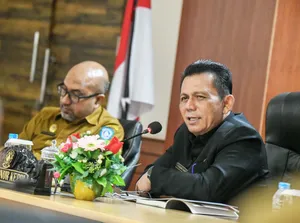 Pimpin Rapat Evaluasi, Gubernur Ansar Tekankan Percepatan Realisasi Anggaran dan Sinergi OPD