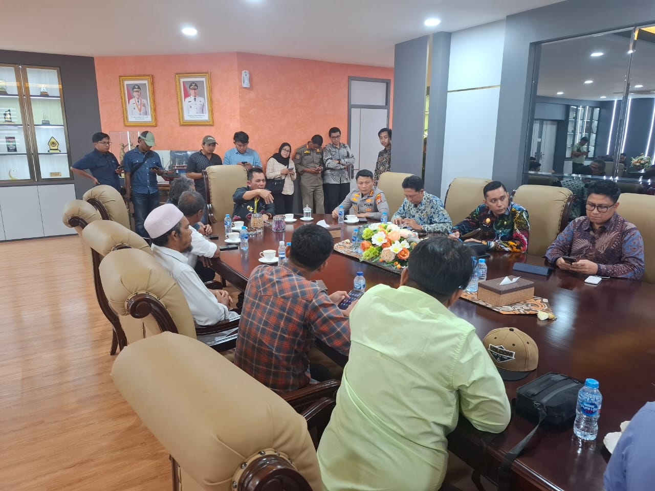 Gubernur Ansar Terima Audiensi Pedagang Gurindam Dua Belas, Sepakat Wujudkan Kawasan Lebih Representatif