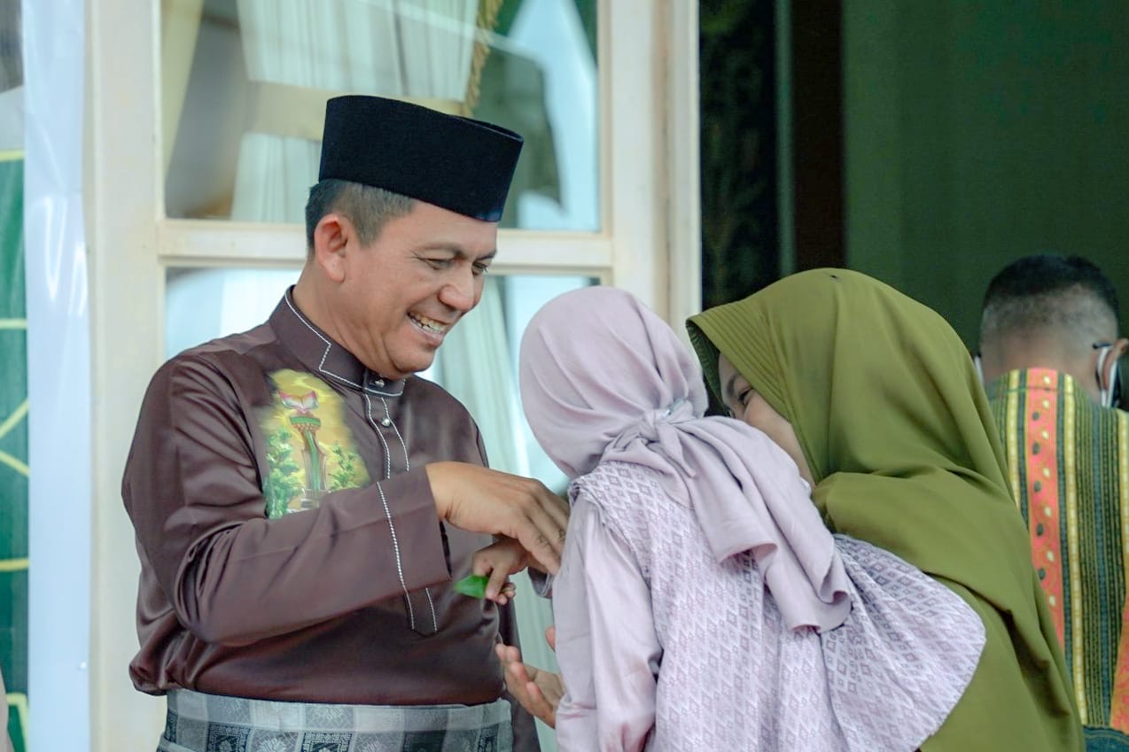 Open House Idul Fitri Hari ke-2, Gubernur Ansar Sambut Hangat Warga Kepri di Gedung Daerah
