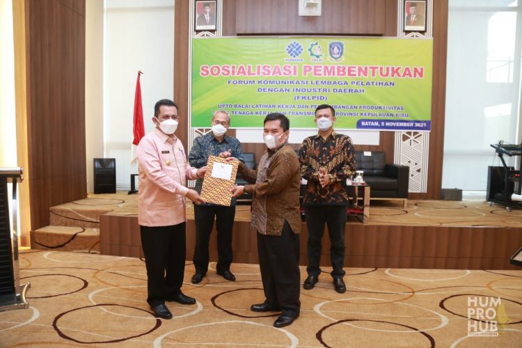 Gubernur Ansar Hadiri Pengukuhan FKLPI Kepri
