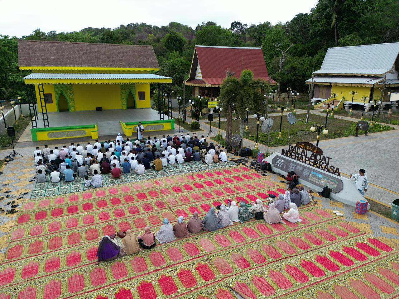 Berharap Segera Diturunkan Hujan, Pemprov Kepri Gelar Shalat Istisqa di Halaman Balai Adat Pulau Penyengat