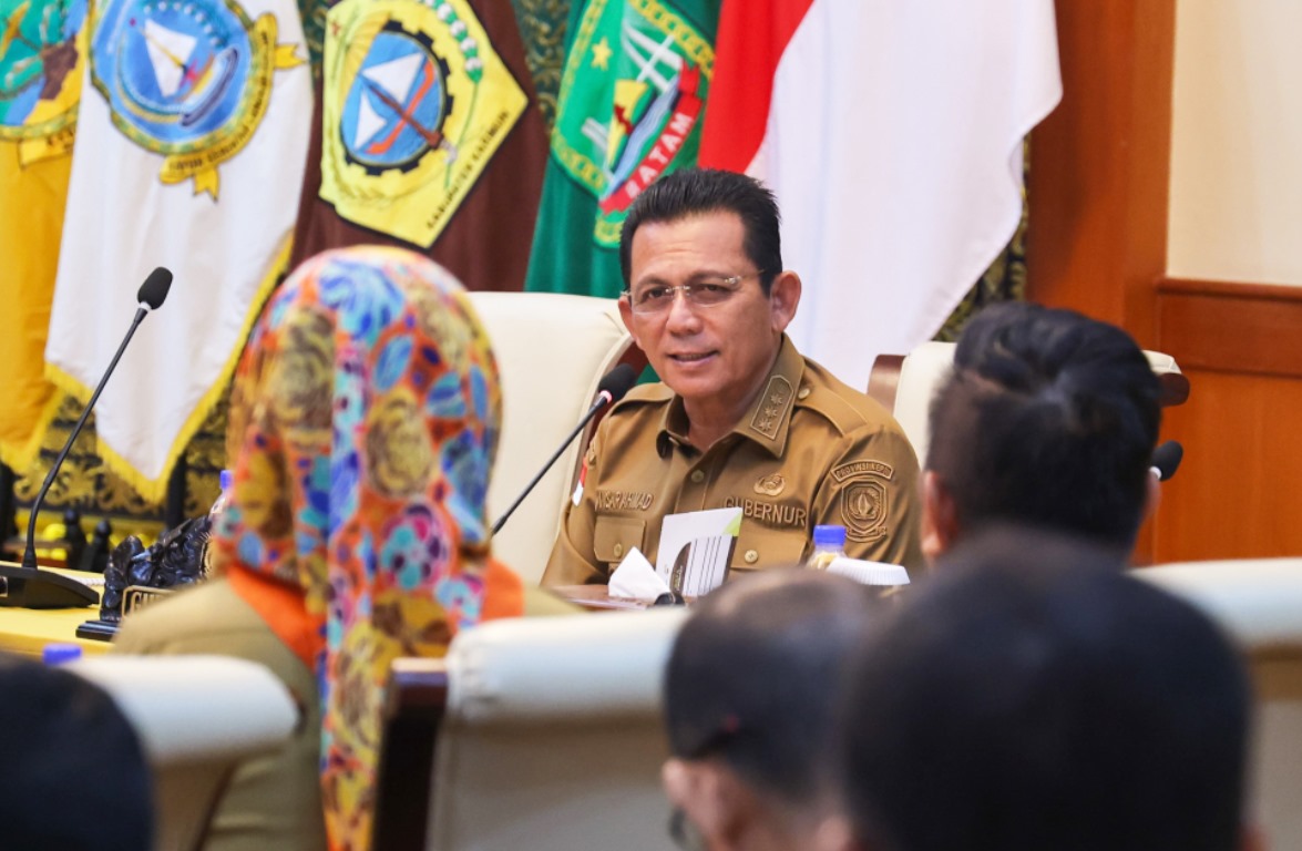 Pimpin Rapat Evaluasi, Ansar Ingatkan OPD Tingkatkan Kinerja