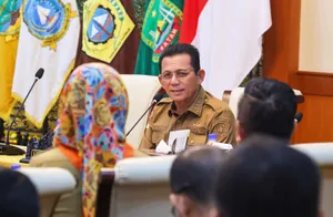 Pimpin Rapat Evaluasi, Ansar Ingatkan OPD Tingkatkan Kinerja