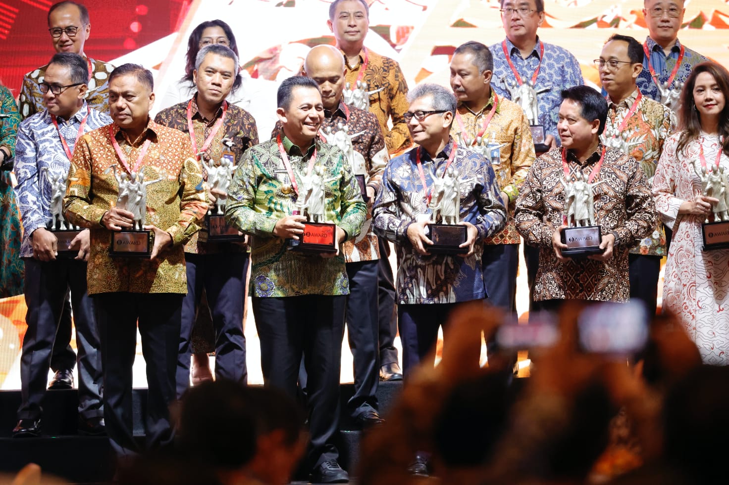 Gubernur Ansar Bersama 4 Gubernur Lainnya Terima Penghargaan BI Awards 2022