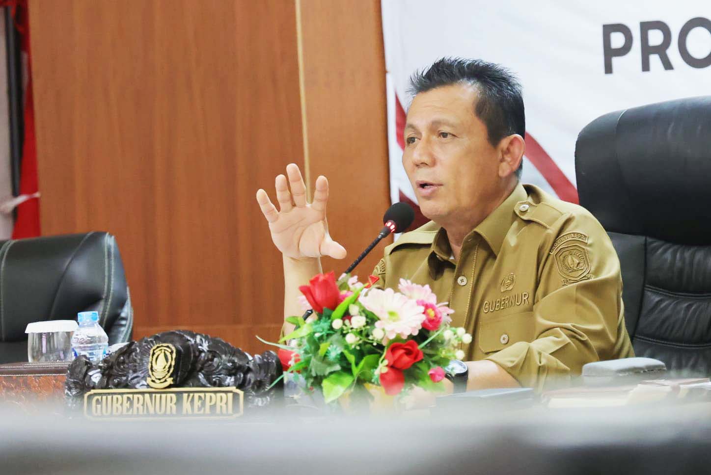 Gubernur Ansar Minta Kenaikan Tarif Pas Pelabuhan SBP Ditunda