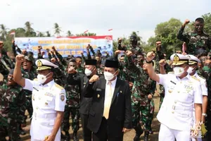 Gubernur Hadiri Upacara Penutupan Dikmaba &amp; Dikmata PK TNI AL Angkatan XLI 2021