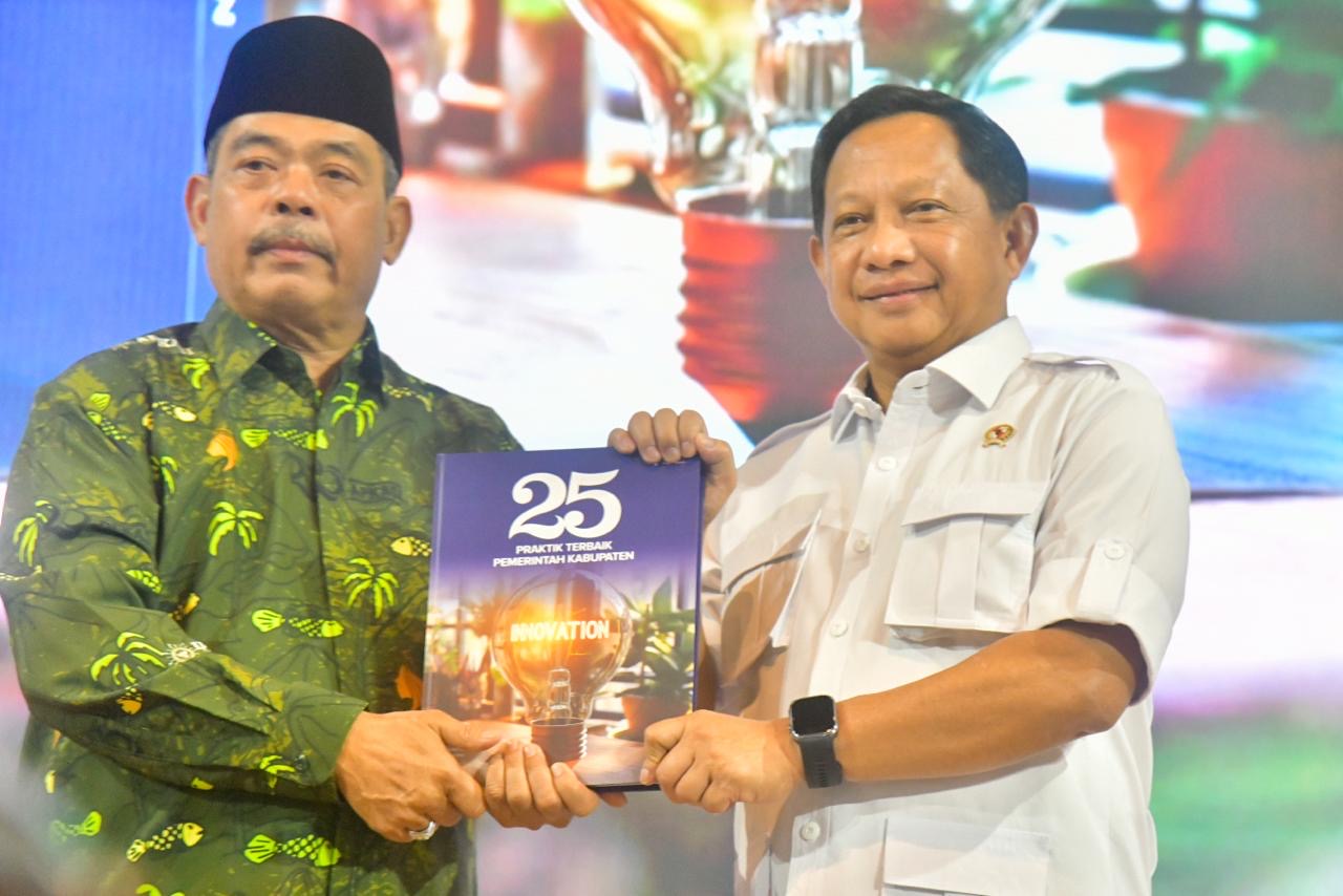Gubernur Ansar Dampingi Mendagri Tutup Rakernas APKASI, Daerah Didorong Lebih Mandiri