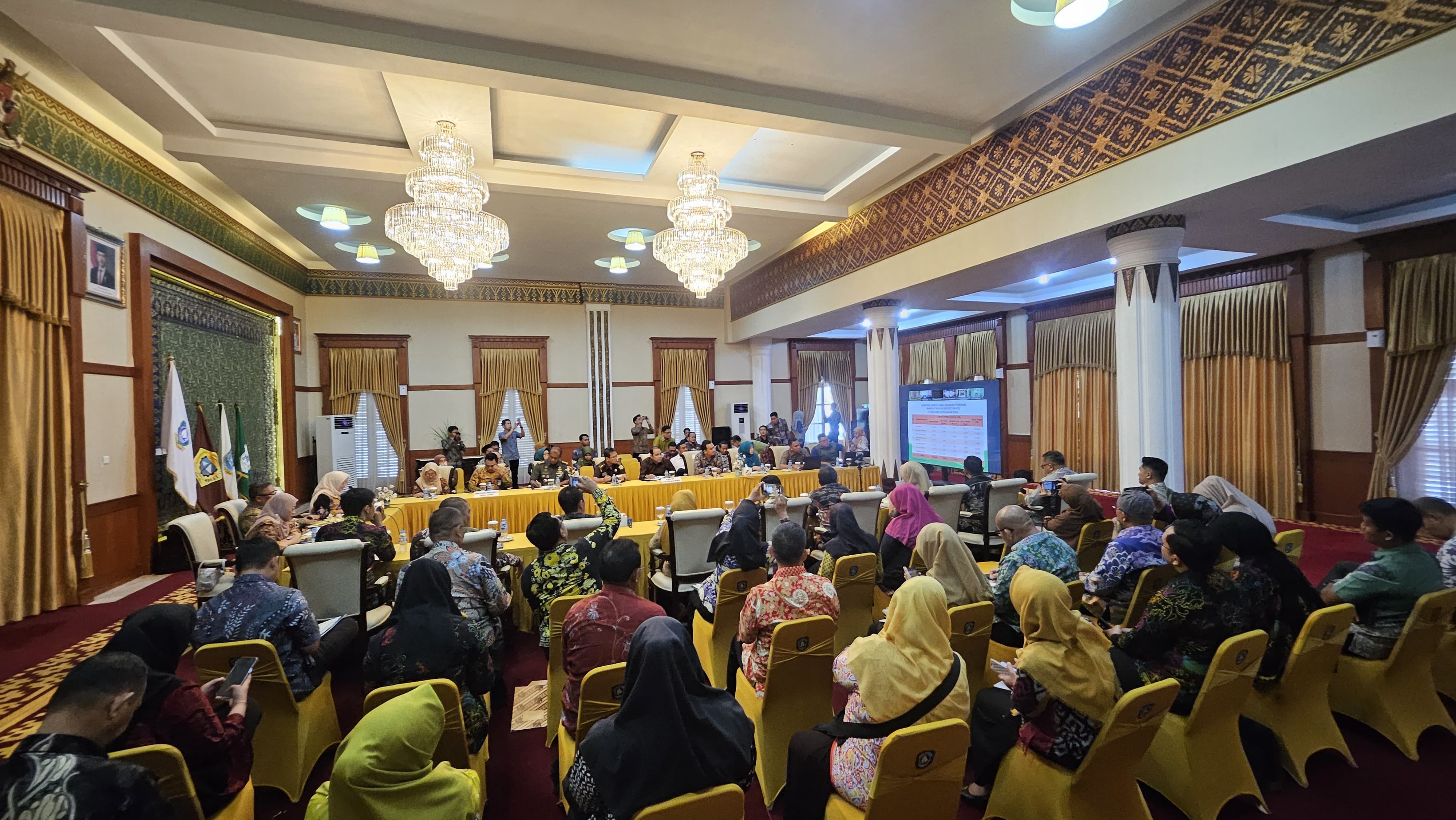 Wagub Nyanyang Pimpin Evaluasi MBG, Fokus pada Sertifikasi SLHS, Ahli Gizi dan Pemanfaatan Pangan Lokal