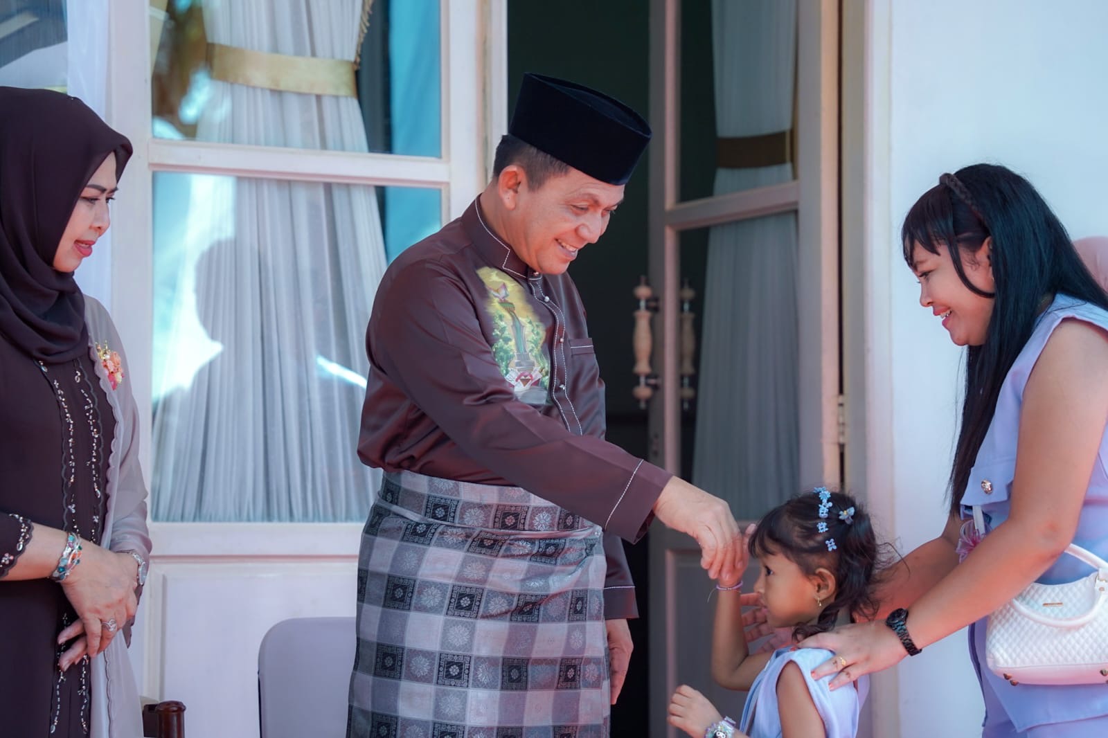Open House Idul Fitri Hari ke-2, Gubernur Ansar Sambut Hangat Warga Kepri di Gedung Daerah