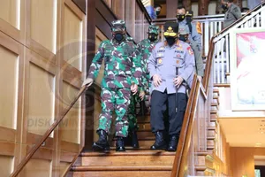 Panglima TNI Dan Kapolri Bakar Semangat Satgas Nemangkawi