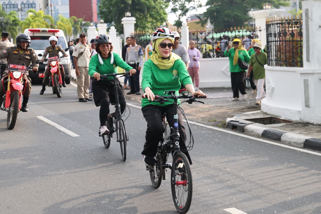 Wagub Nyanyang Hadiri Gowes Santai Semarakkan Peringatan Hari Pahlawan 2025