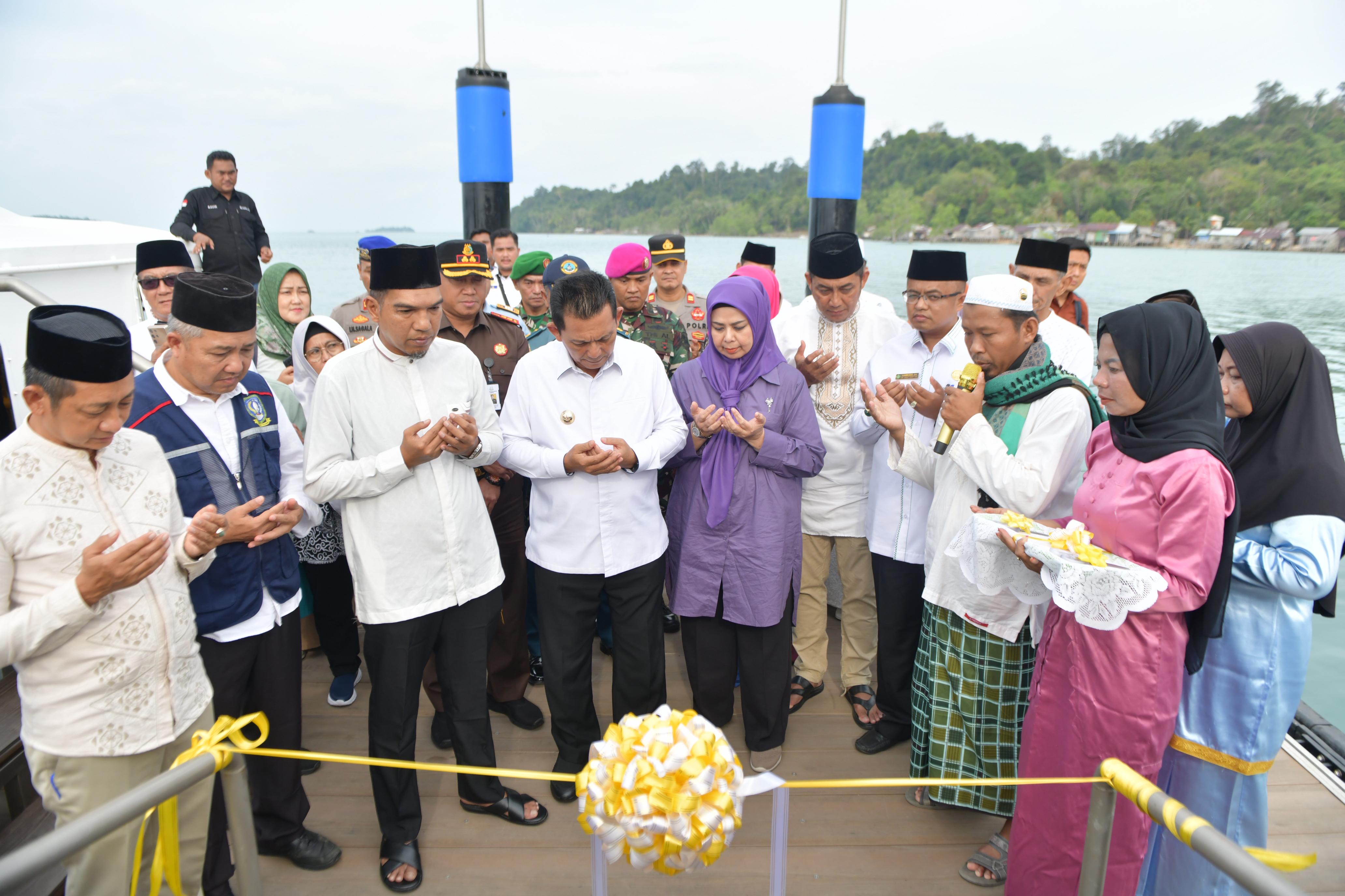 Gubernur Ansar Resmikan Dermaga Apung HDPE Pelabuhan Jagoh, Konektivitas Kepri Makin Kuat