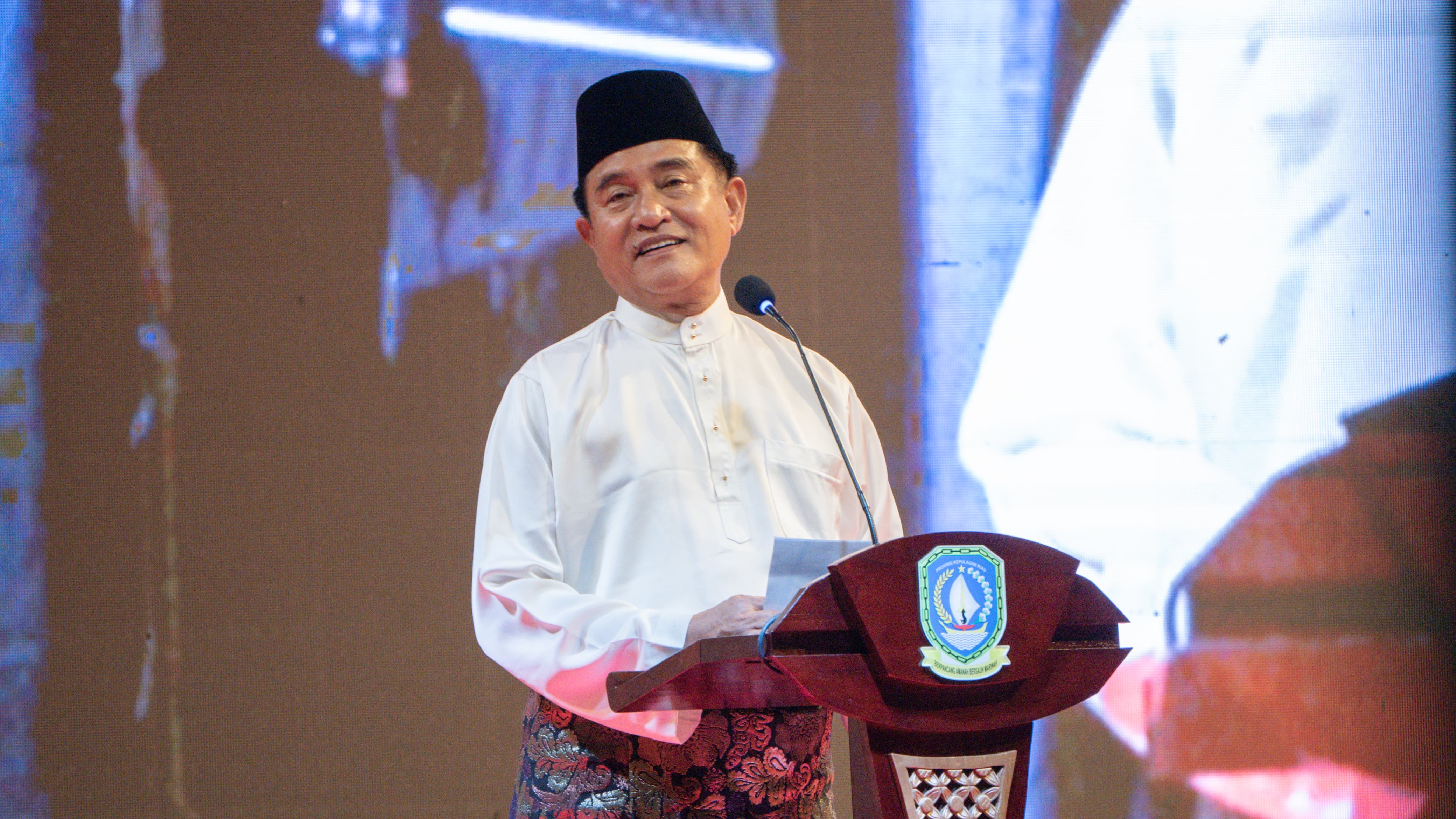 Menko Yusril Ajak Warga Jaga Keislaman dan Kemelayuan pada Tabligh Akbar di Lingga