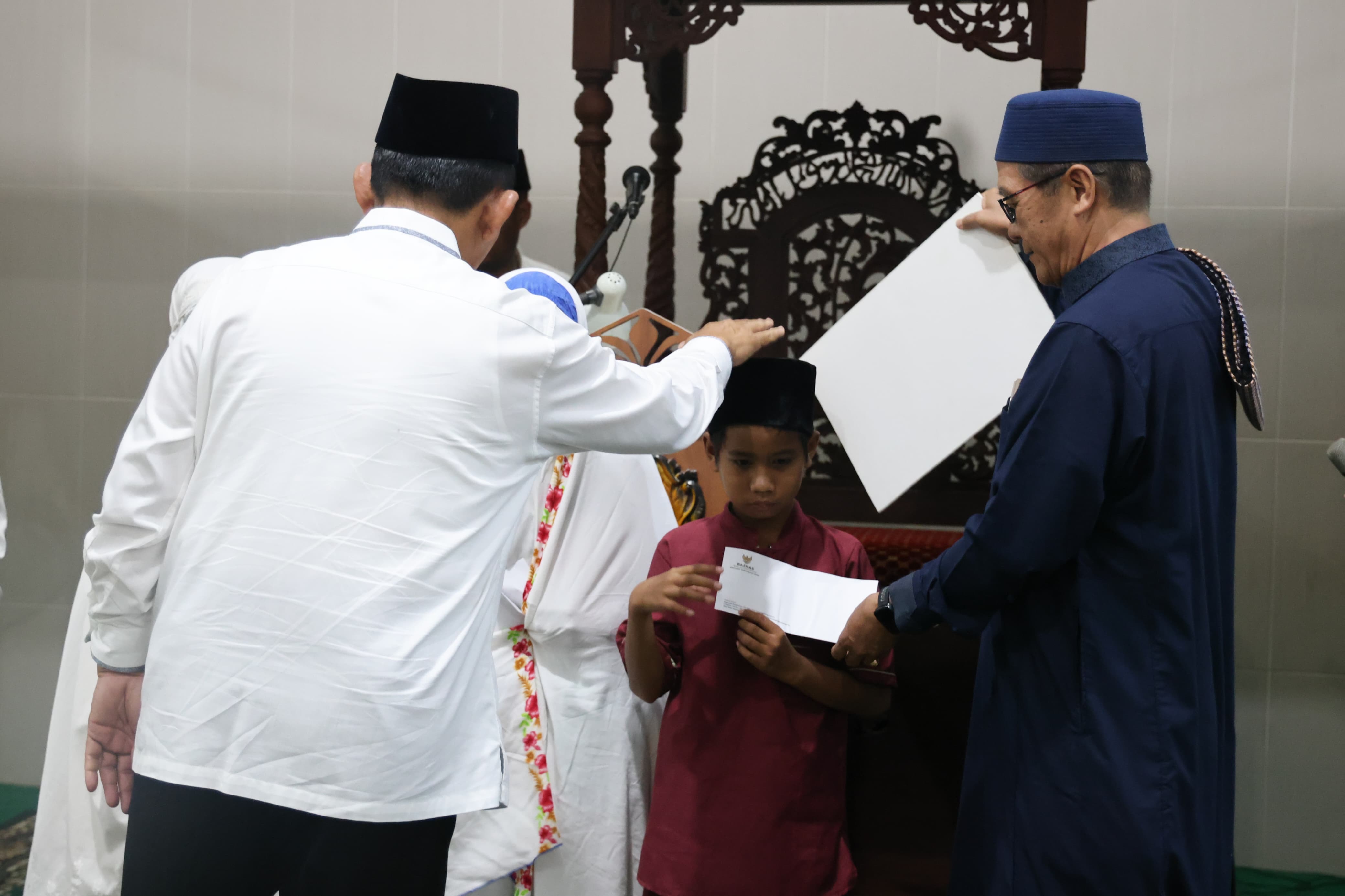Safari Ramadan Malam ke-17, Gubernur Ansar Kunjungi Masjid Al-Maghfiroh Tanjungpinang