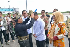 Menteri Wihaji dan Gubernur Ansar Tinjau Pelayanan KB Gratis di Tanjungpinang