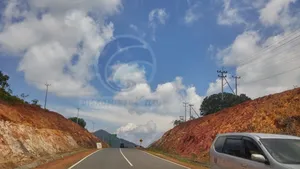 Menuju Tanjunguban Harus Lewat Lintas Timur