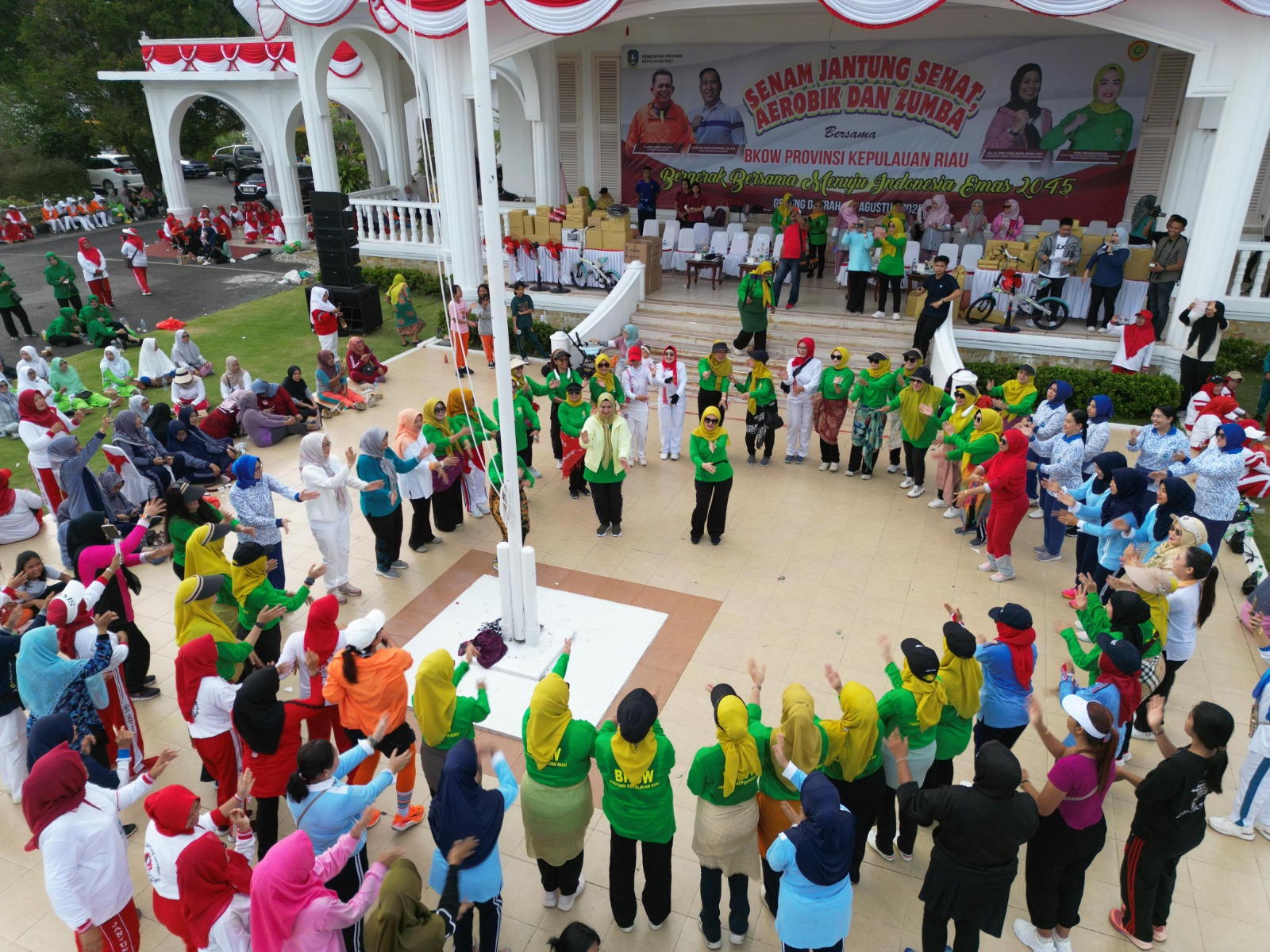 Ribuan Warga Tanjungpinang Antusias Ikuti Senam Sehat Bersama BKOW Kepri