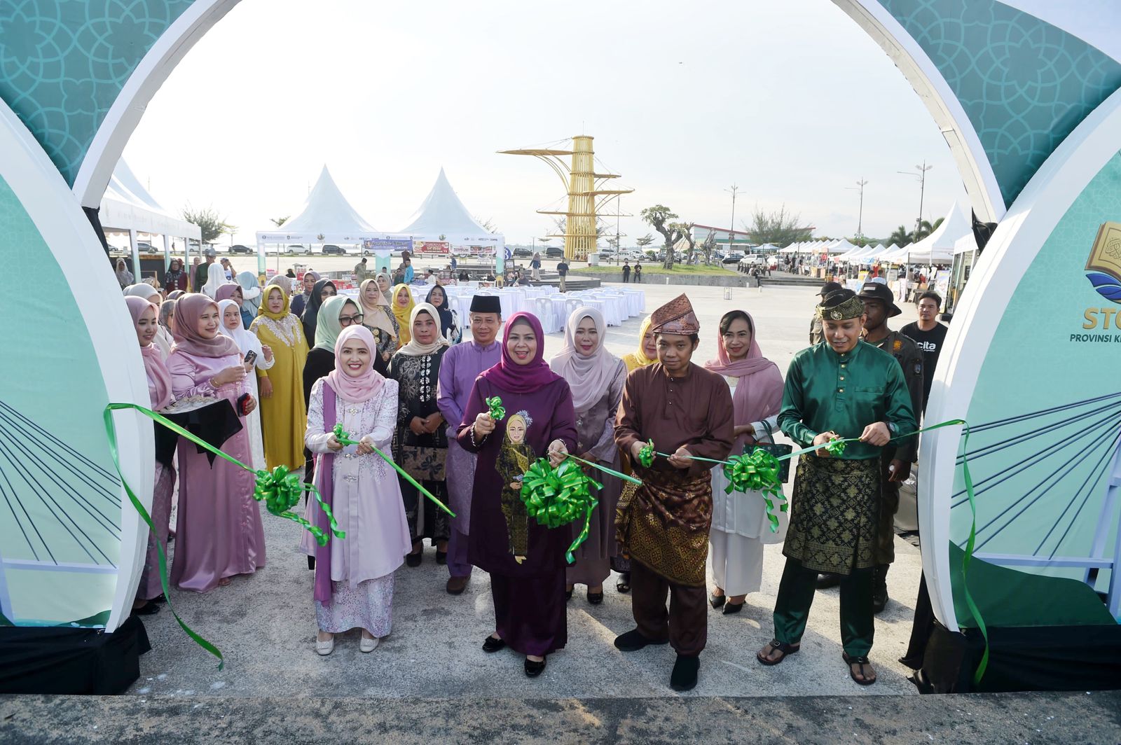 Dewi Ansar Resmi Buka Pameran dan Bazar UMKM Kepri Sempena STQ XI