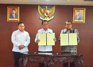 Gubernur Ansar Ahmad Tandatangani NPHD dengan KPU dan Bawaslu Kepri**