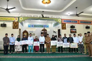 Gubernur Ansar Silaturahmi Dengan Masyarakat Desa Ladan di Palmatak
