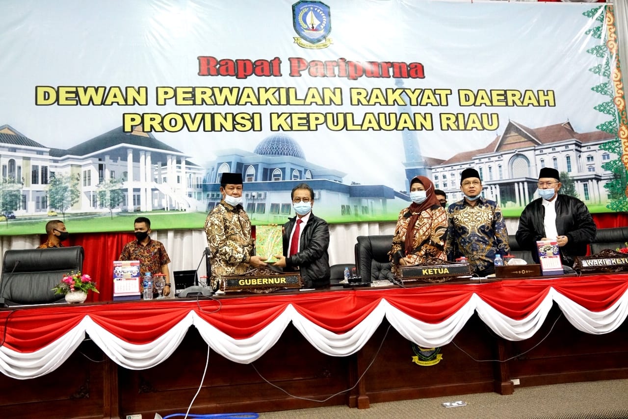 Plt. Gubernur Sampaikan Ranperda LKPJ