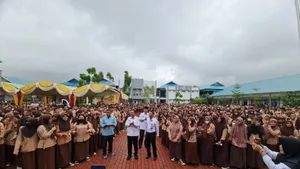 Gubernur Ansar Ahmad Kunjungi SMAN 8 Batam