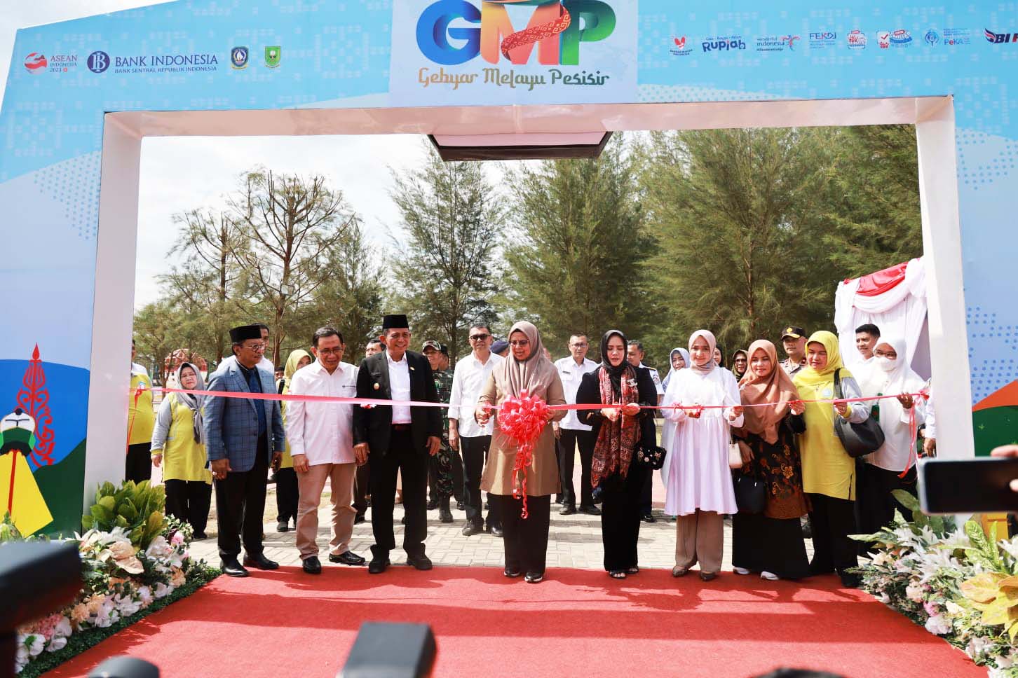 Gubernur Ansar Buka Pameran GMP BI, Kenalkan Produk UMKM Asli Natuna