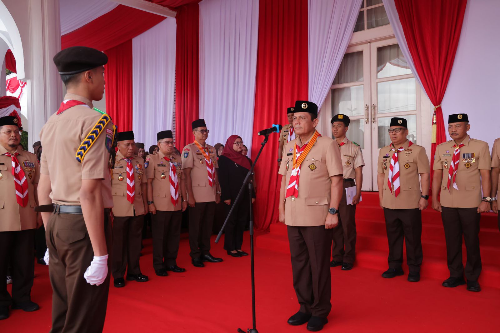 Gubernur Ansar Pimpin Upacara Hari Pramuka ke-64, Ajak Generasi Muda Jadi Insan Pancasila