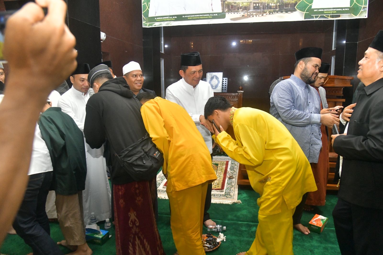 Di Masjid Al Khoir Batam, Gubernur Ansar Ajak Masyarakat Sambut Ramadhan dengan Iman dan Syukur