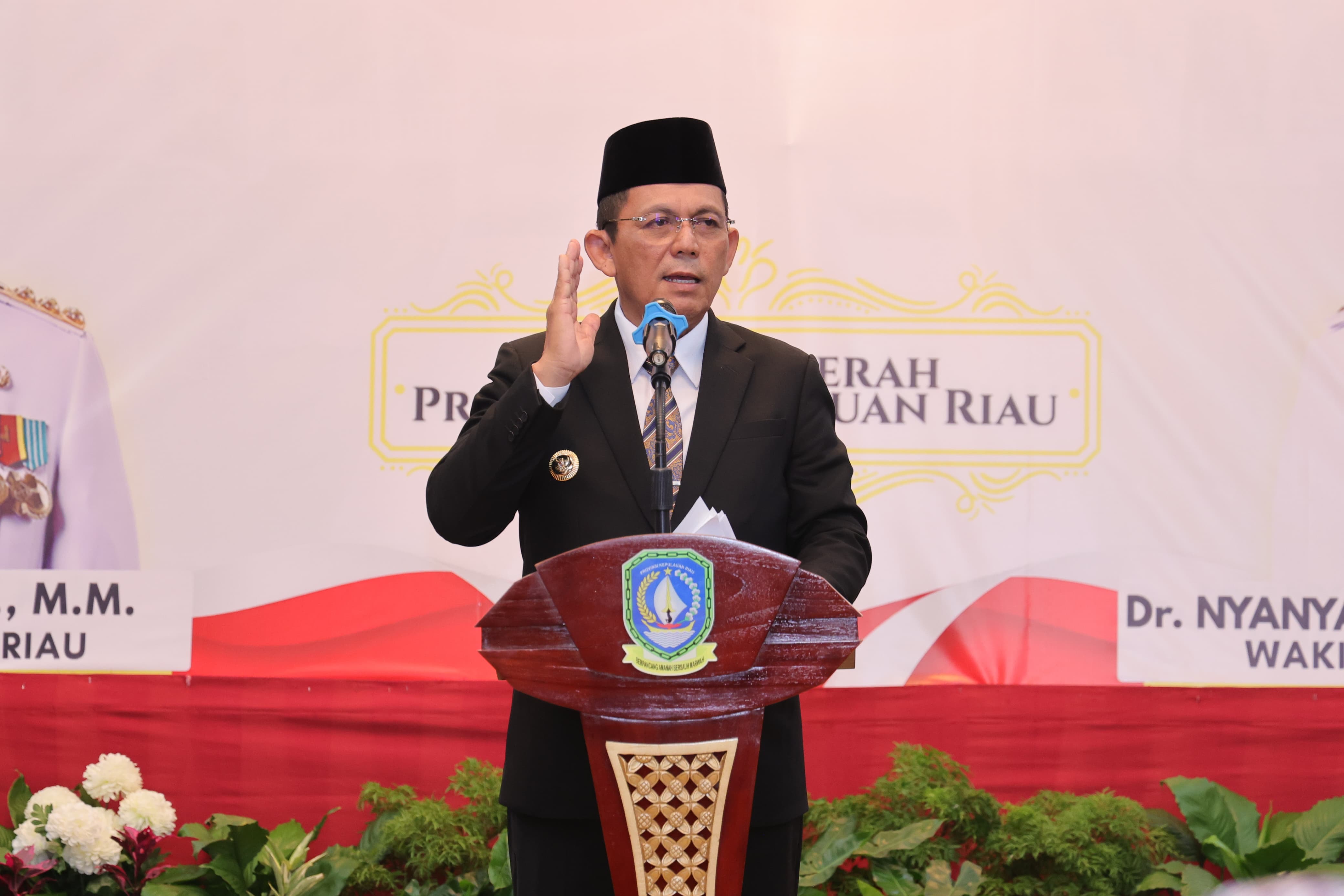 Gubernur Ansar Lantik Misni sebagai Sekda Definitif Kepri, Perempuan Pertama Pegang Tongkat Komando Birokrasi