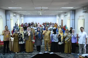 Dewi Ansar Tingkatkan Keahlian Ibu-ibu Bintan Melalui Pelatihan Sisik Ikan