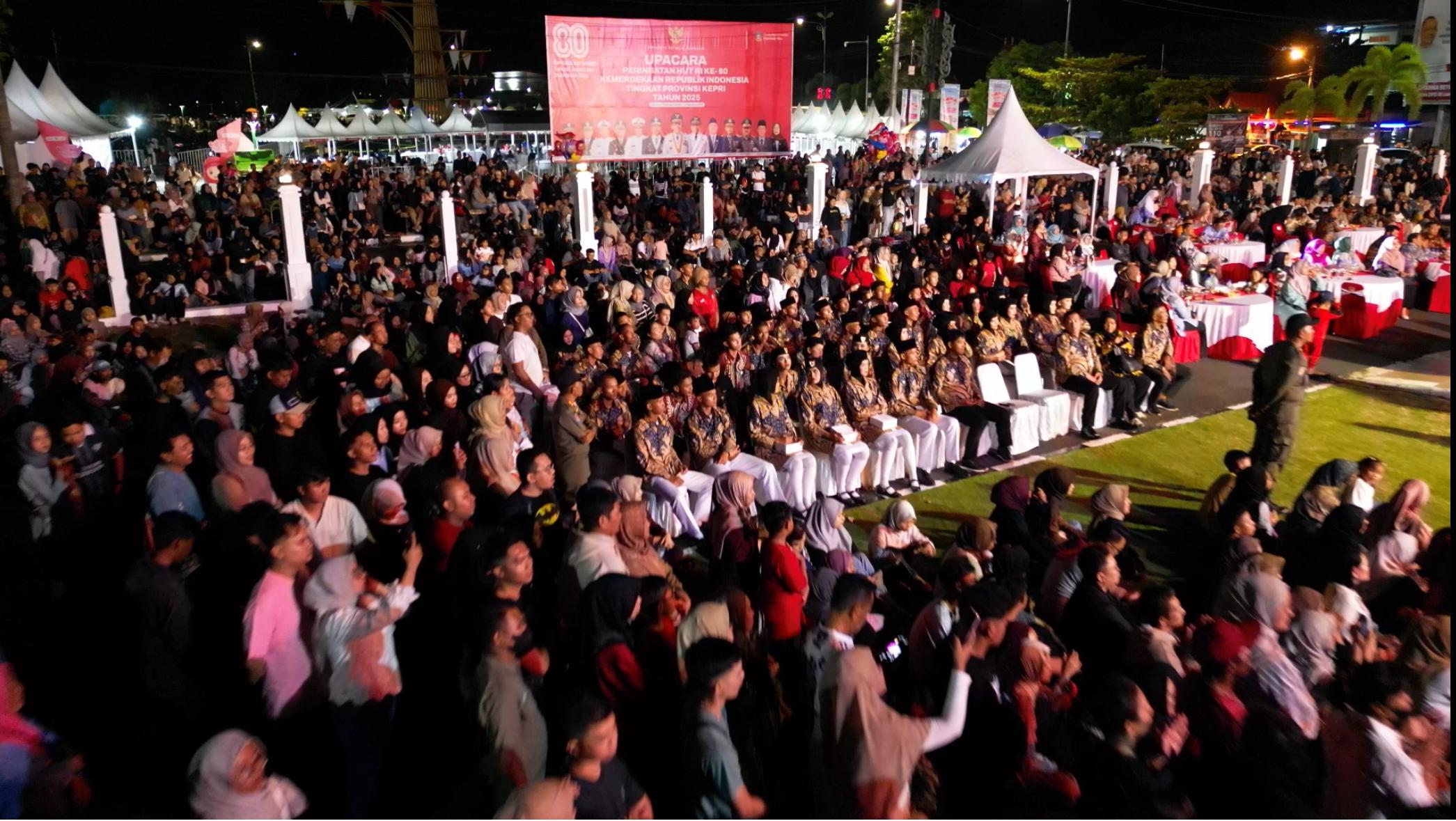 Ribuan Warga Padati Malam Ramah Tamah HUT ke-80 RI di Gedung Daerah Kepri