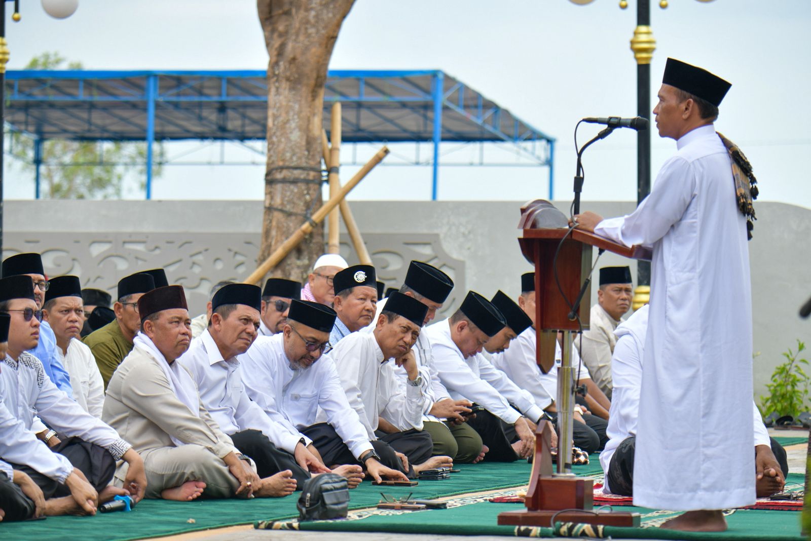 Berharap Segera Diturunkan Hujan, Pemprov Kepri Gelar Shalat Istisqa di Halaman Balai Adat Pulau Penyengat