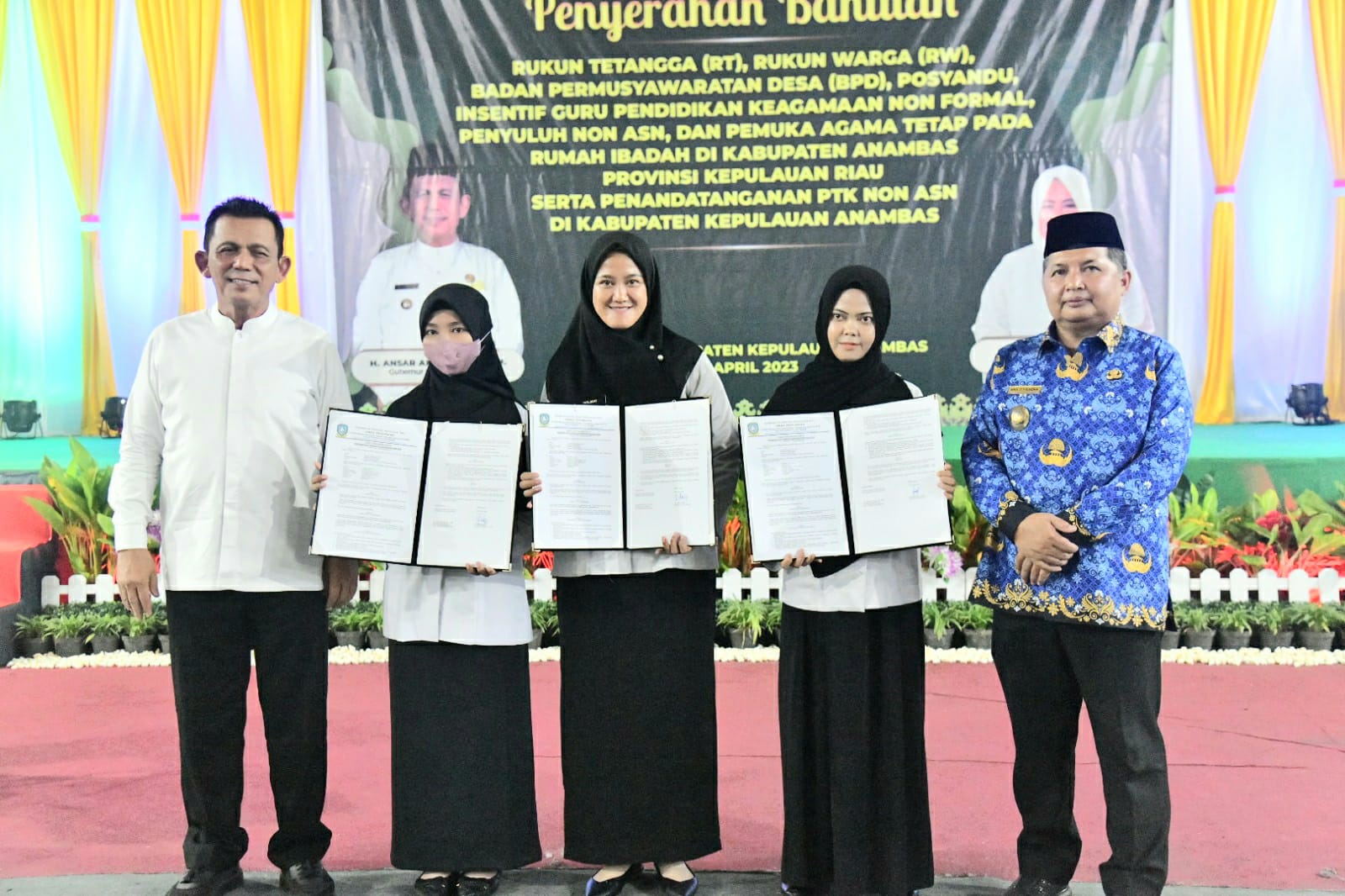 Penyerahan Bantuan Insentif Komponen Masyarakat Kepri Selama Ramadhan Ditutup di Anambas