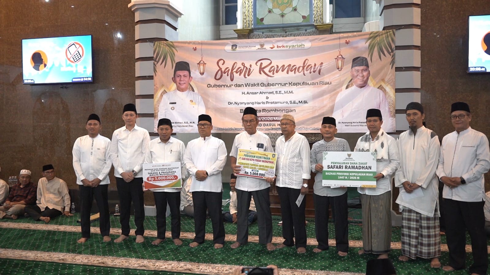 Safari Ramadhan Wagub Nyanyang di Tanjung Uma dan Baloi Indah, Perkuat Ukhuwah dan Serahkan Bantuan