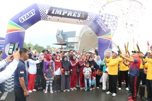 Gubernur Lepas Gerak Jalan Santai Sempena Hari Guru Ke-77 di KBC Batam