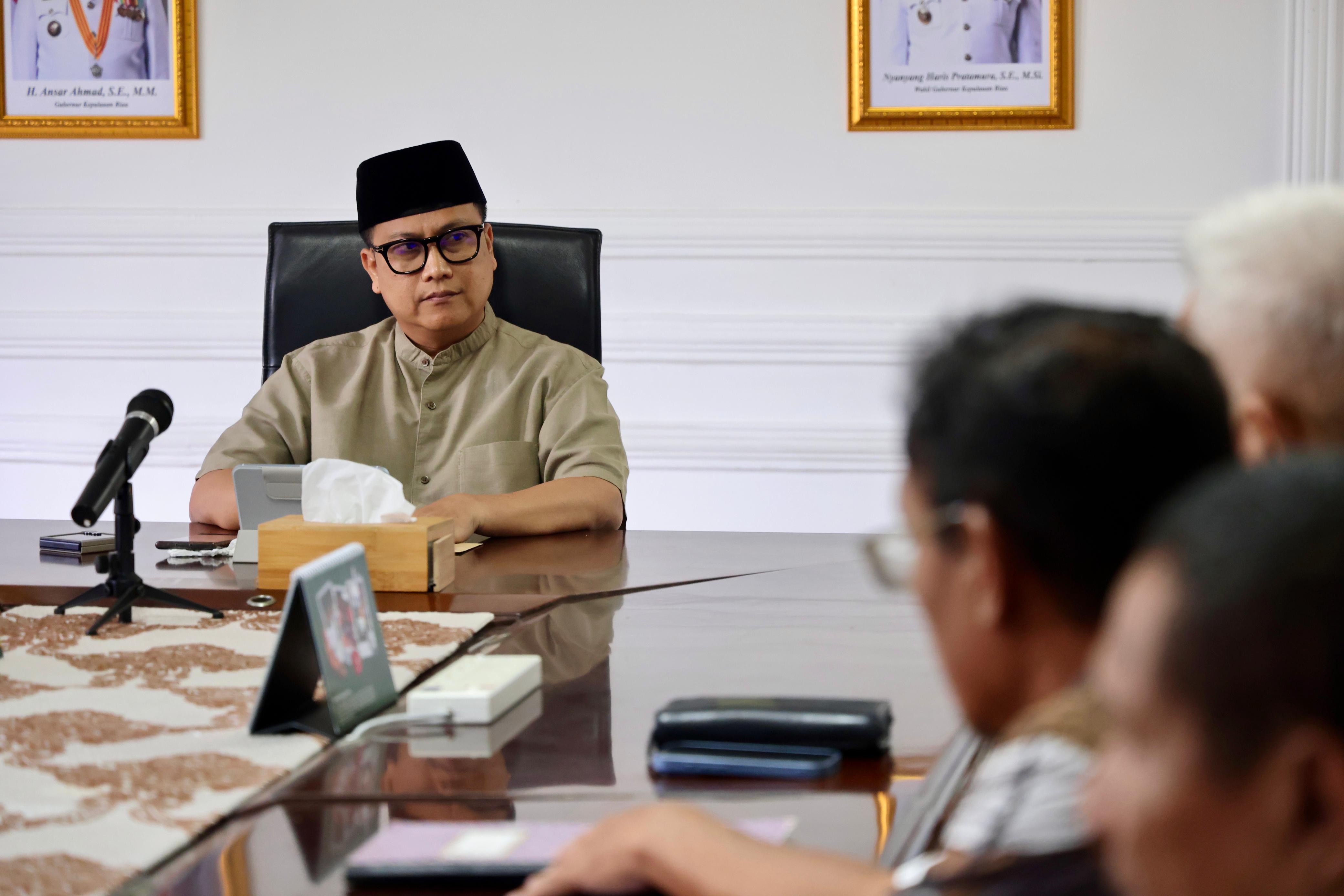 Terpilih Menjadi Anggota KPU Tanjungpinang, Ketua KPID Kepri Serahkan Surat Pengunduran Diri