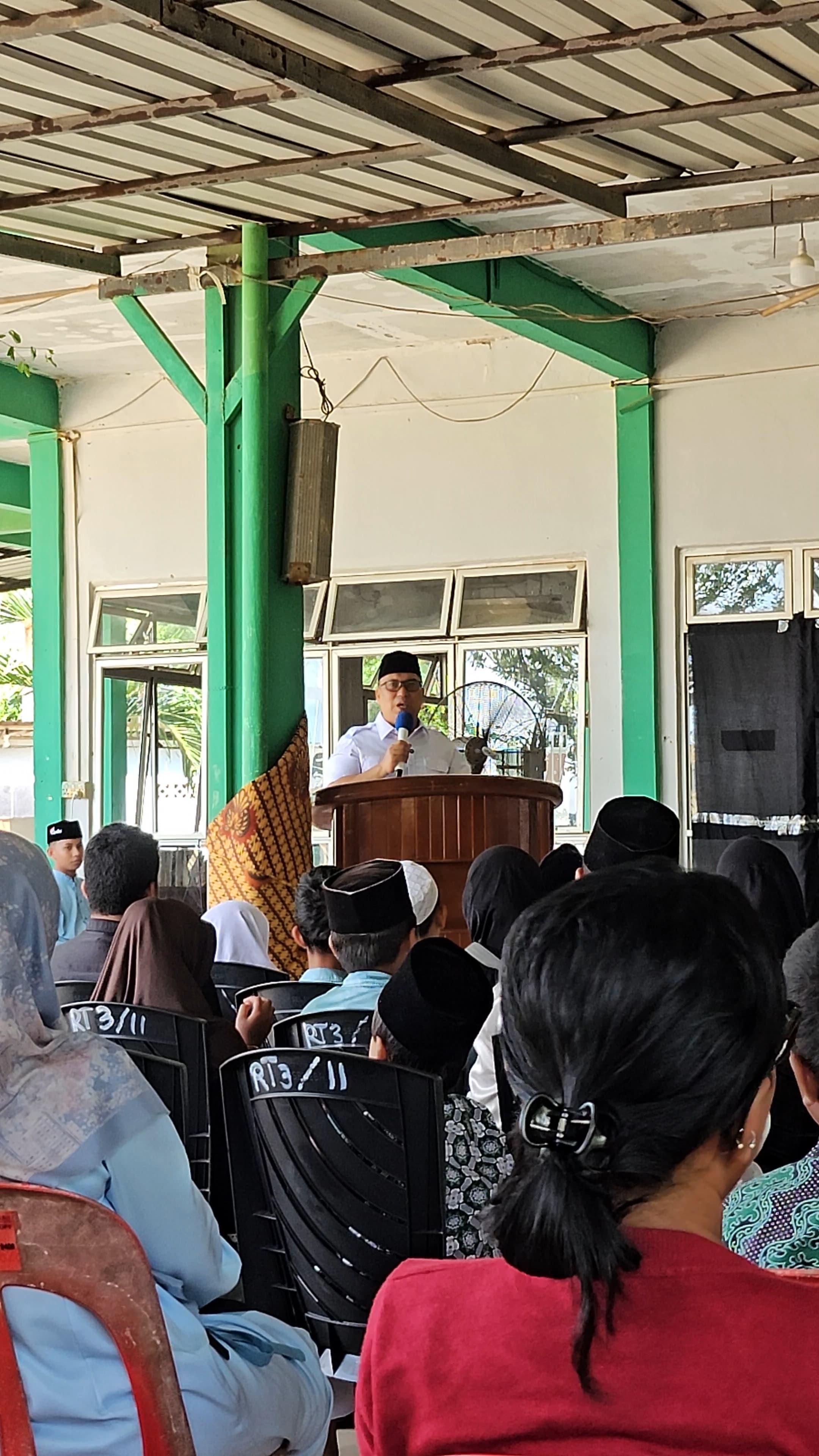 Wagub Nyanyang Serahkan Bantuan Permakanan untuk Anak-Anak LKSA Kota Batam