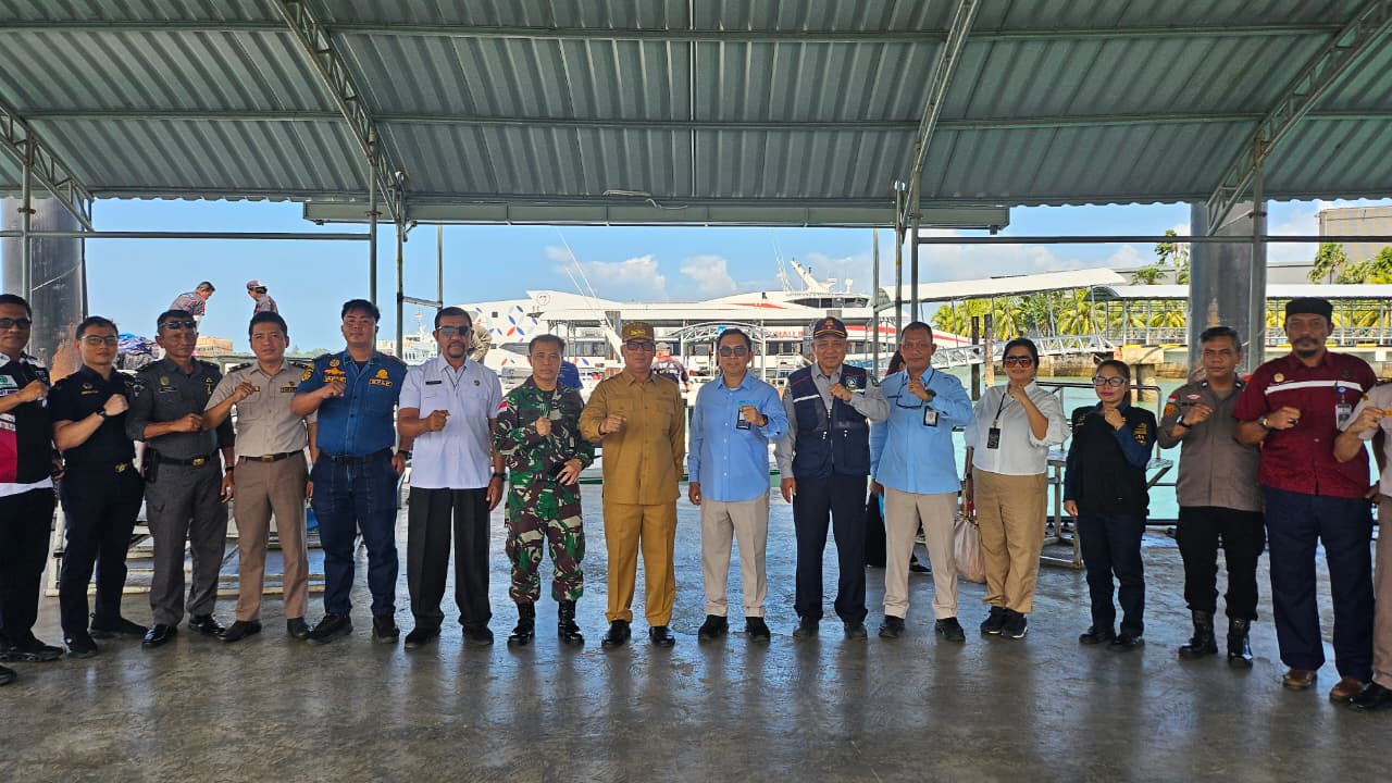 Pastikan Pelayanan Transportasi Optimal, Wagub Nyanyang Sidak Pelabuhan dan Bandara di Batam