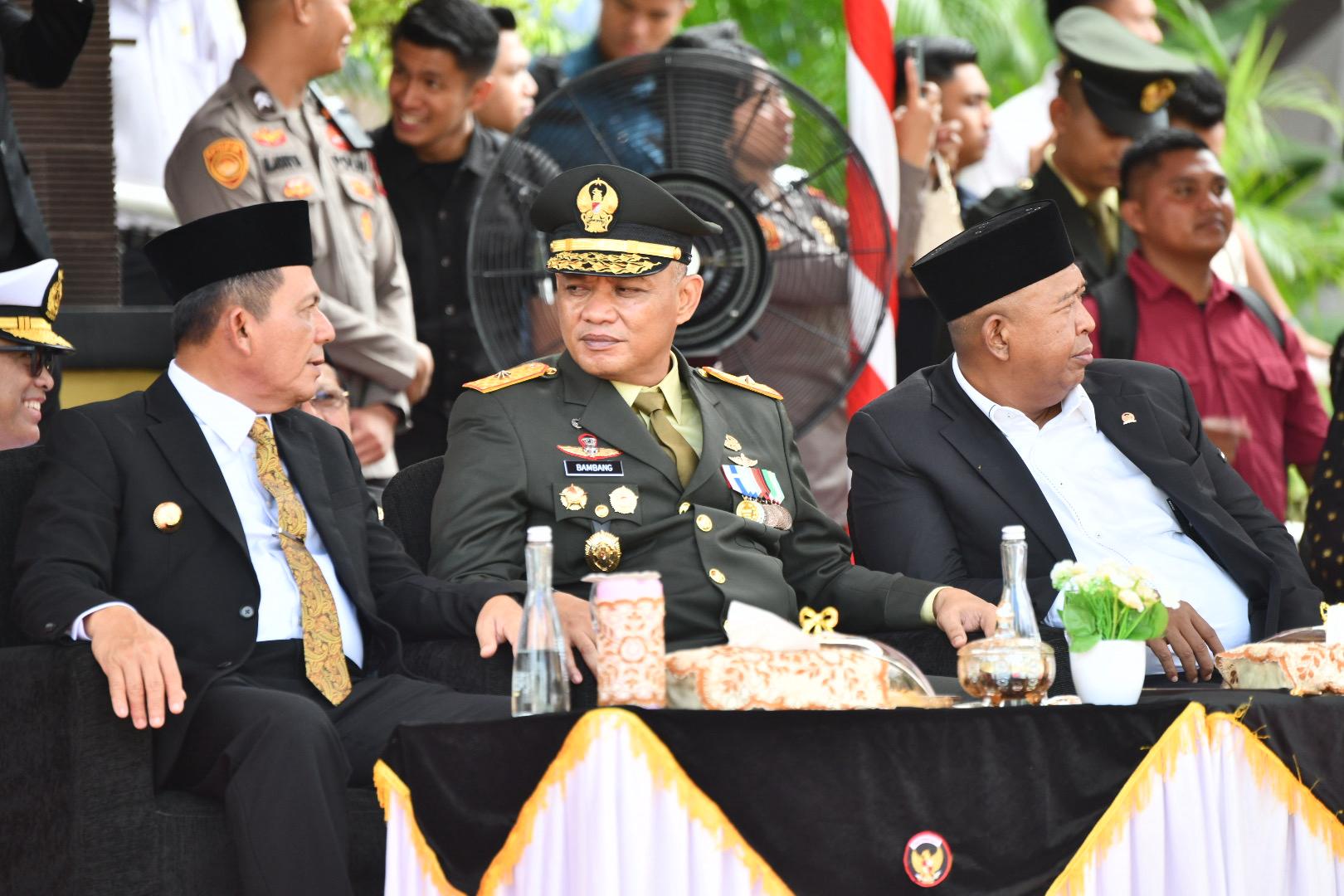 Gubernur Ansar Hadiri Peringatan Hari Bhayangkara ke-79: Apresiasi Polri sebagai Pilar Masyarakat