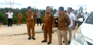 Tinjau Jembatan Semala di Natuna yang Rusak Akibat Banjir,  Ansar Pastikan Tahun Ini Diperbaiki