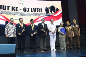 Gubernur Ansar Terima Anugerah Bintang Legiun Veteran RI dari DPP LVRI