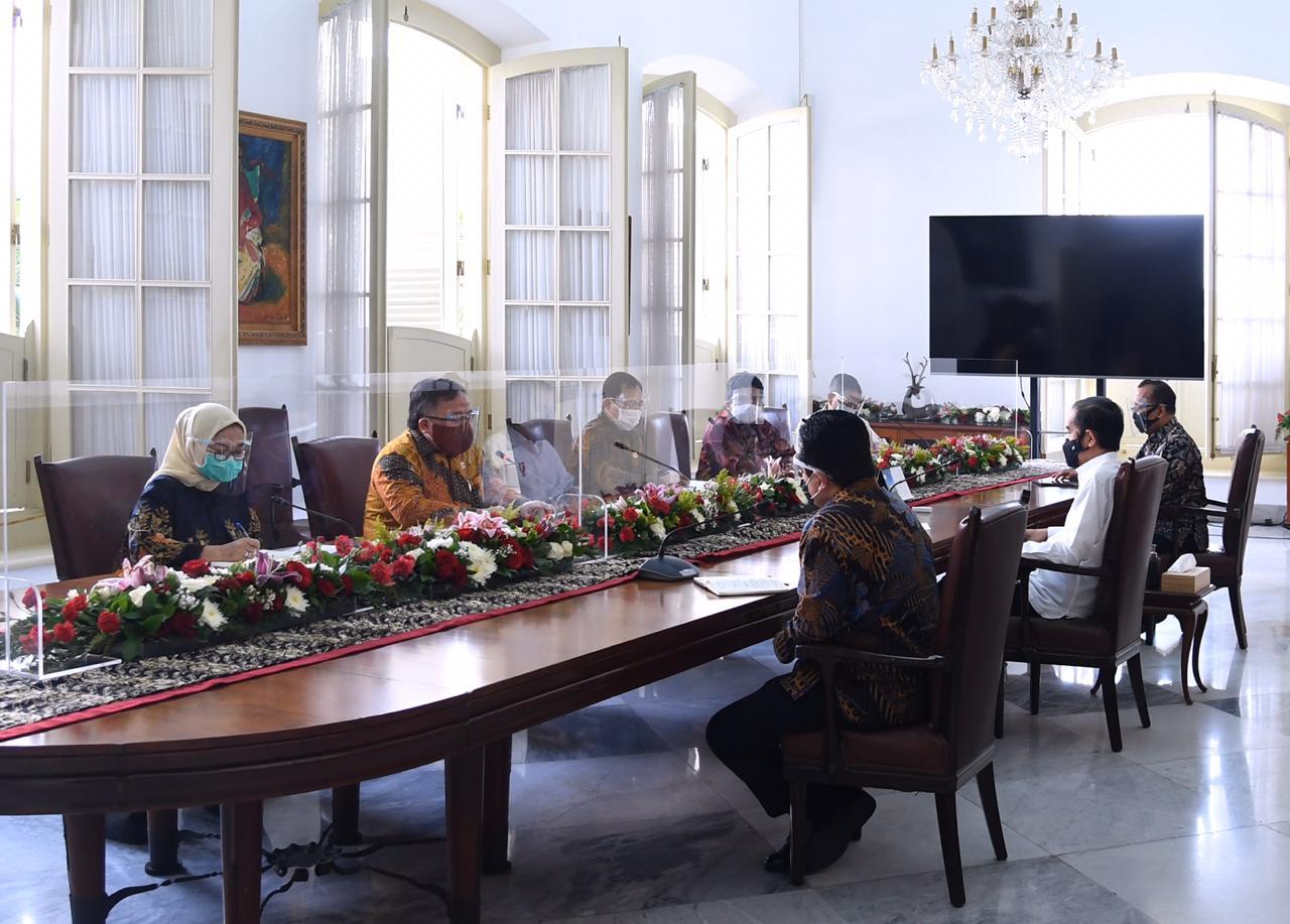 Presiden Jokowi Terima Tim Vaksin Merah Putih di Istana Bogor