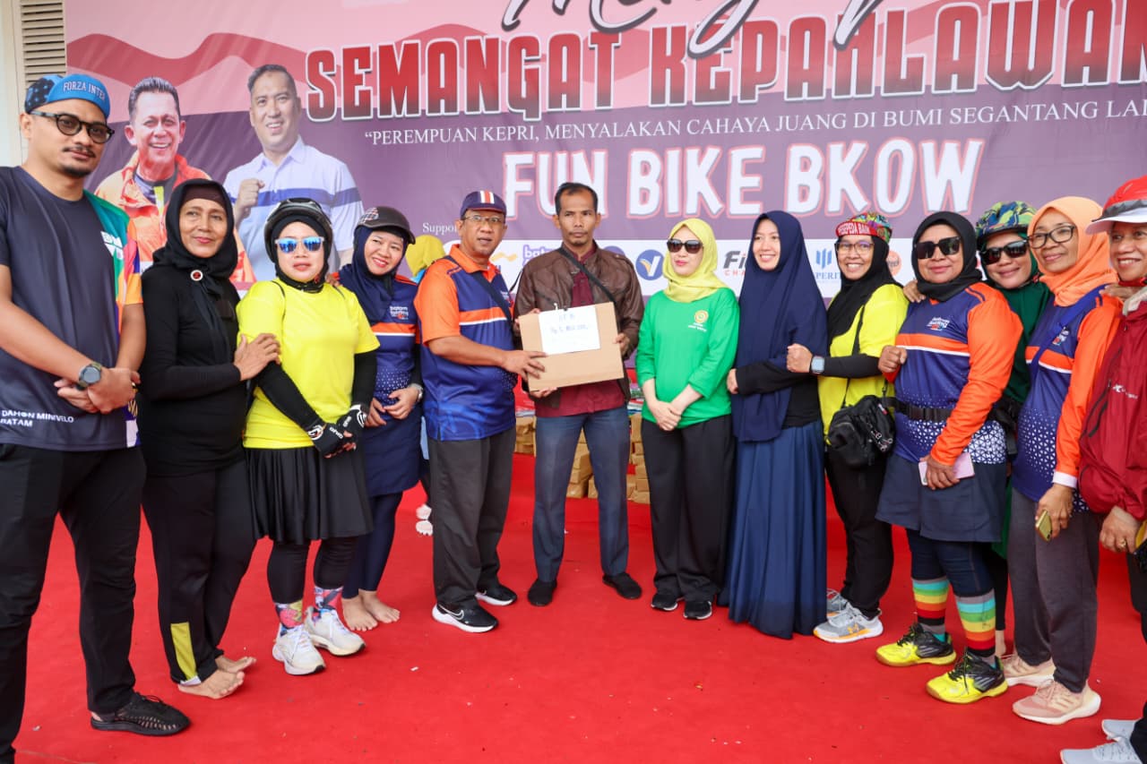 Wagub Nyanyang Hadiri Gowes Santai Semarakkan Peringatan Hari Pahlawan 2025