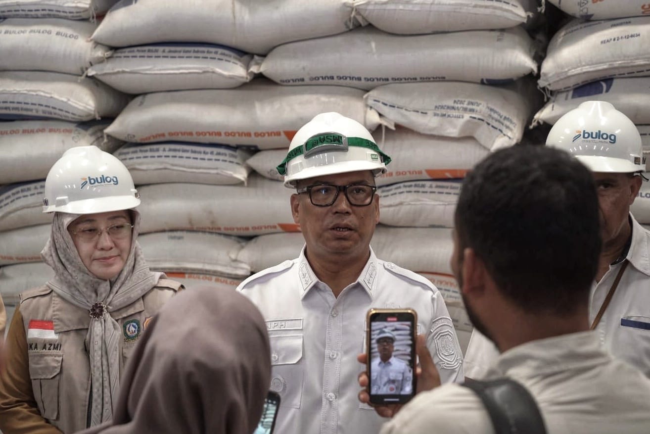 Wagub Nyanyang Pastikan Stok Beras dan Minyak Goreng Bulog Tersedia Sampai Lebaran 2026