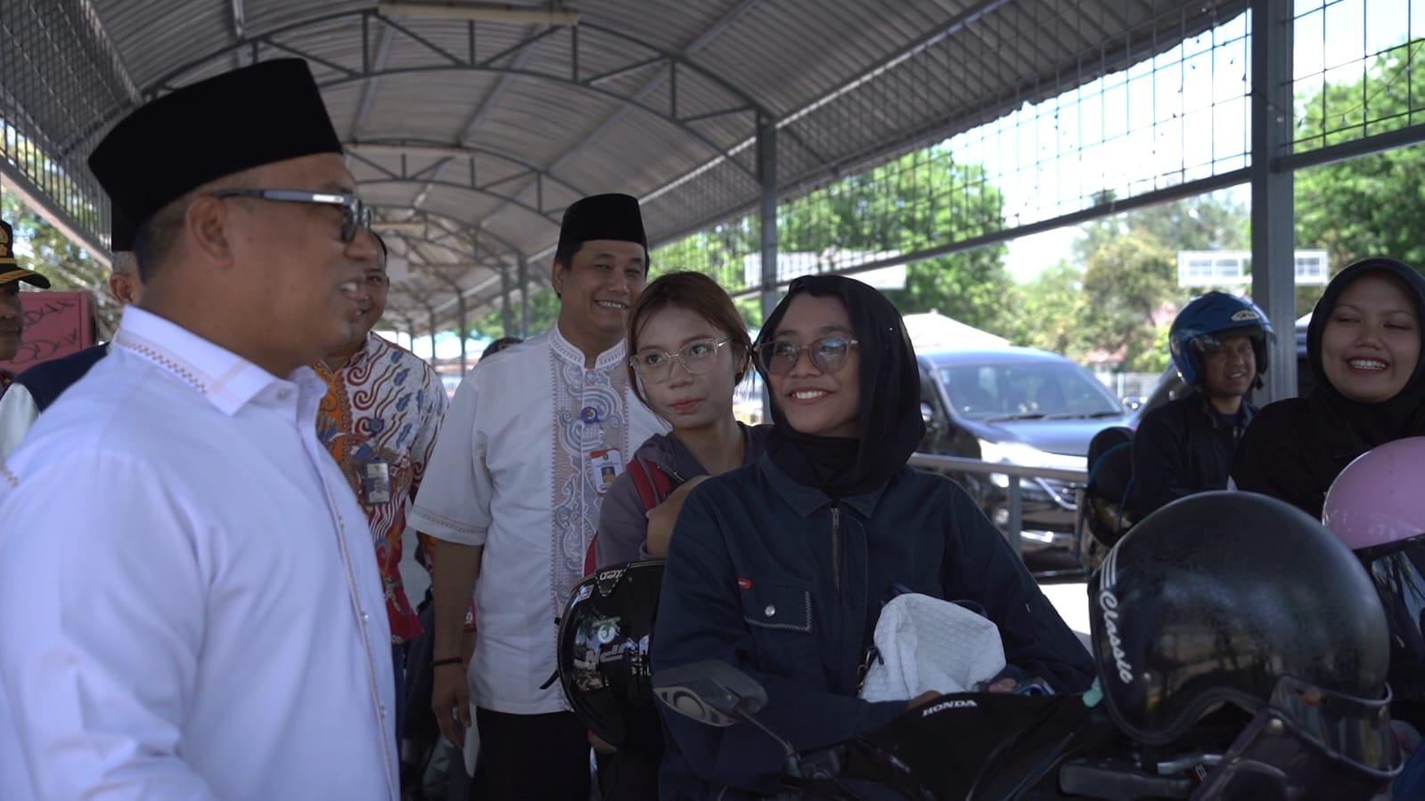 Tinjau Kesiapan Mudik dan Pangan, Wagub Nyanyang Pastikan Pelayaran Lancar dan Stok Beras Aman 3 Bulan ke Depan